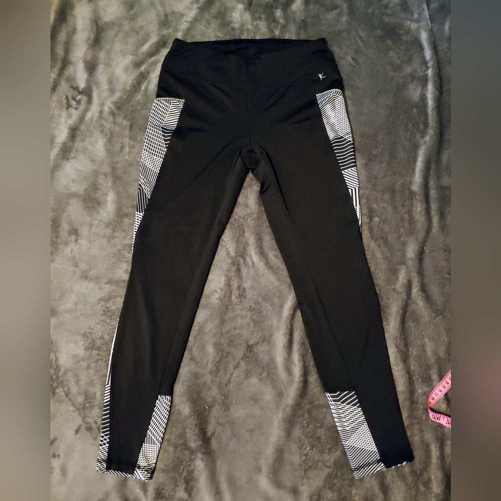 NWOT * DANSKIN LEGGINGS * SIZE M * STRETCHY * REFLECTIVE * BLACK & WHITE JOGGERS